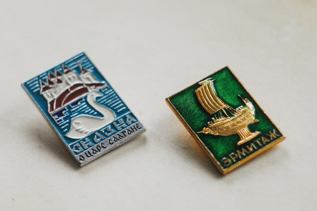 custom lapel pins